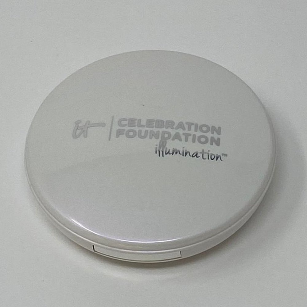 IT Cosmetics Celeb Foundation Illumination - RICH - Picture 5 of 10